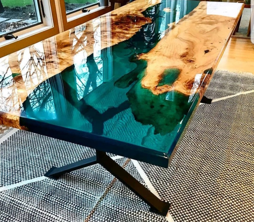 Epoxy for dekorativt arbeid er preget av en rask herding, som er basert på en kjemisk polymerisasjonsreaksjon Epoxy for dekorativt arbeid er preget av en rask herding, som er basert på en kjemisk polymerisasjonsreaksjon