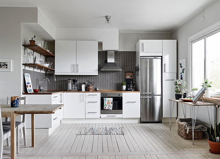 Méret szerint a hűtőszekrények a következő kategóriákba sorolhatók: teljes méretű, közepes és mini hűtők Méret szerint a hűtőszekrények a következő kategóriákba sorolhatók: teljes méretű, közepes és mini hűtők