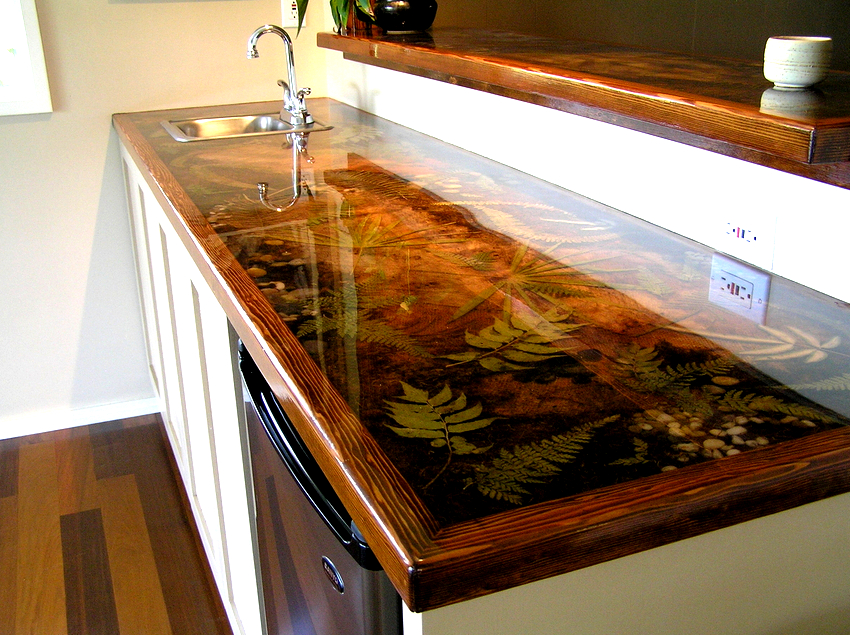 Epoksyharpiks er et utmerket materiale for å lage kjøkkenbenk Epoksyharpiks er et utmerket materiale for å lage kjøkkenbenk