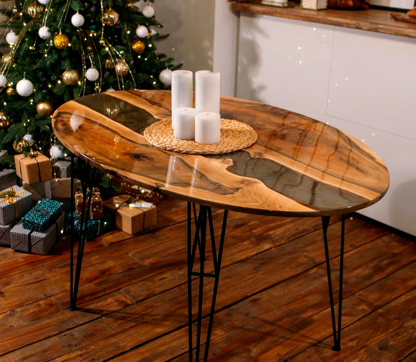 Den hyppige bruken av epoxyharpiks for å helle benkeplater skyldes også at den gir en perfekt flat overflate. Den hyppige bruken av epoksyharpiks for å helle benkeplater skyldes også at den gir en perfekt flat overflate.