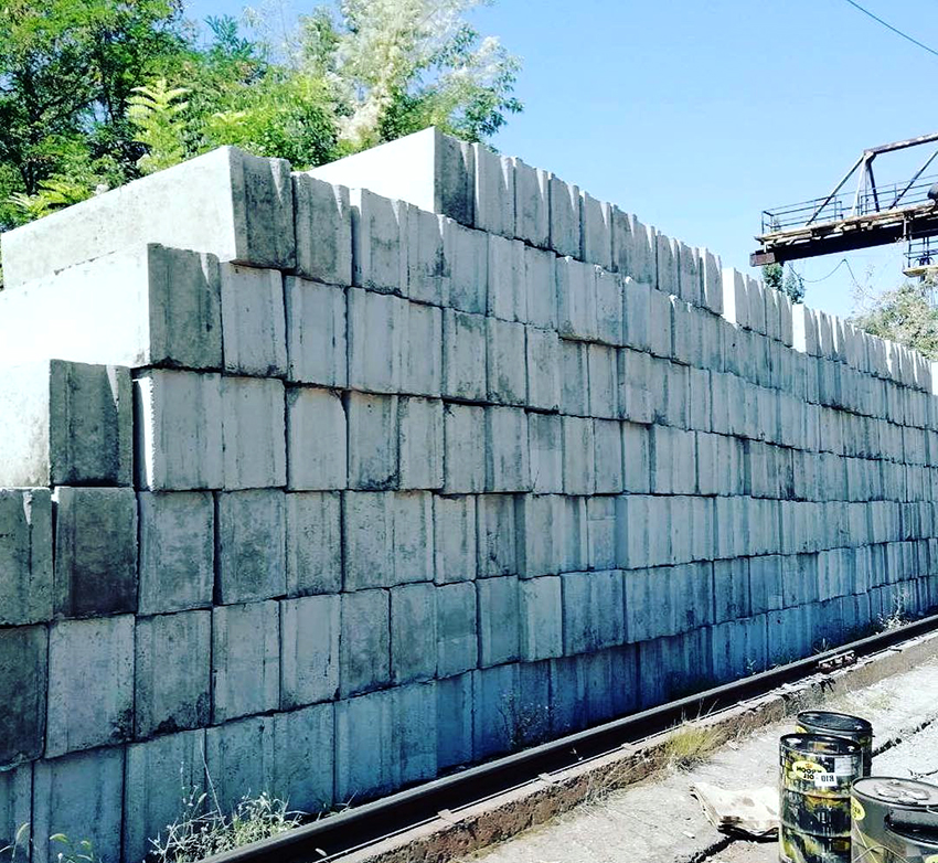 Bloczki żelbetowe, w zależności od przeznaczenia, występują w trzech typach: FBV, FBP i FBS Bloczki żelbetowe, w zależności od przeznaczenia, występują w trzech typach: FBV, FBP i FBS