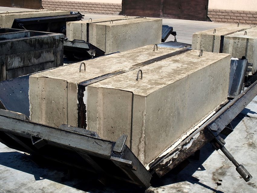 Bloki są długie, średnie i krótkie, ich rozmiar może wynosić od 20 do 240 cm Bloki są długie, średnie i krótkie, ich rozmiar może wynosić od 20 do 240 cm