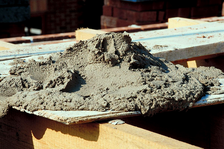 Aby wykonać bloki żelbetowe własnymi rękami, będziesz potrzebować cementu, tłucznia, piasku i wody Aby wykonać bloki żelbetowe własnymi rękami, będziesz potrzebować cementu, tłucznia, piasku i wody