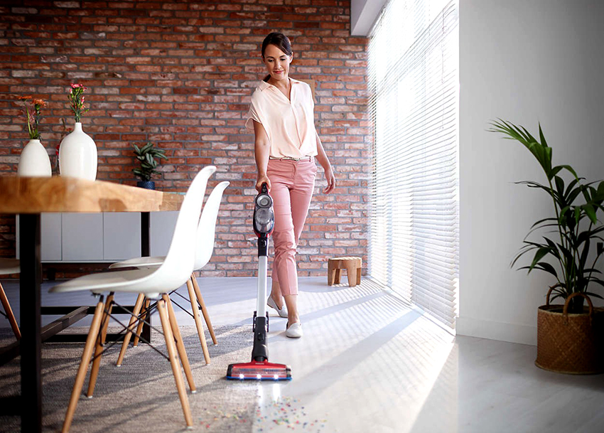 A Tefal AIR FORCE TY8970 hosszú, folyamatos működéssel rendelkezik (akár 65 percig) A Tefal AIR FORCE TY8970 hosszú, folyamatos működéssel rendelkezik (akár 65 percig)