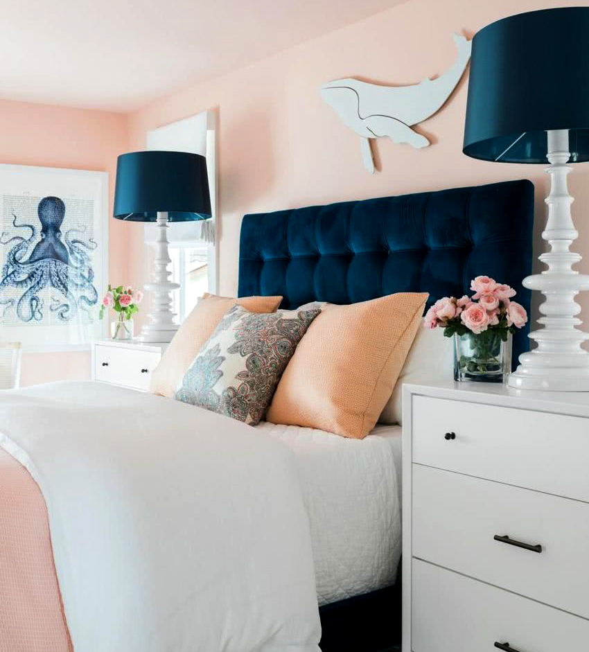 Ang mga plastik na luminaire ay magagamit sa iba't ibang mga kulay at pagsasaayos Ang mga plastik na luminaire ay magagamit sa iba't ibang mga kulay at pagsasaayos