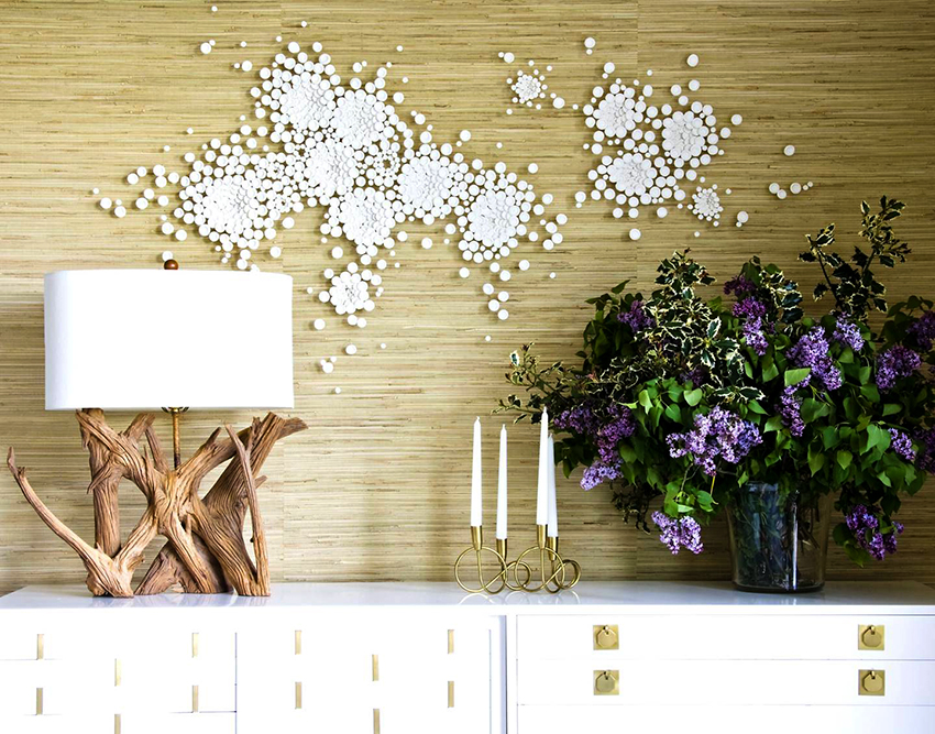 Drewniana lampa stołowa będzie stylową ozdobą pomieszczenia Drewniana lampa stołowa będzie stylową ozdobą pomieszczenia