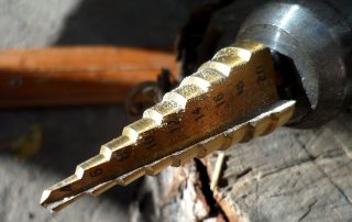 Trinnøvelser i metall: den beste løsningen for nybegynnere og profesjonelle