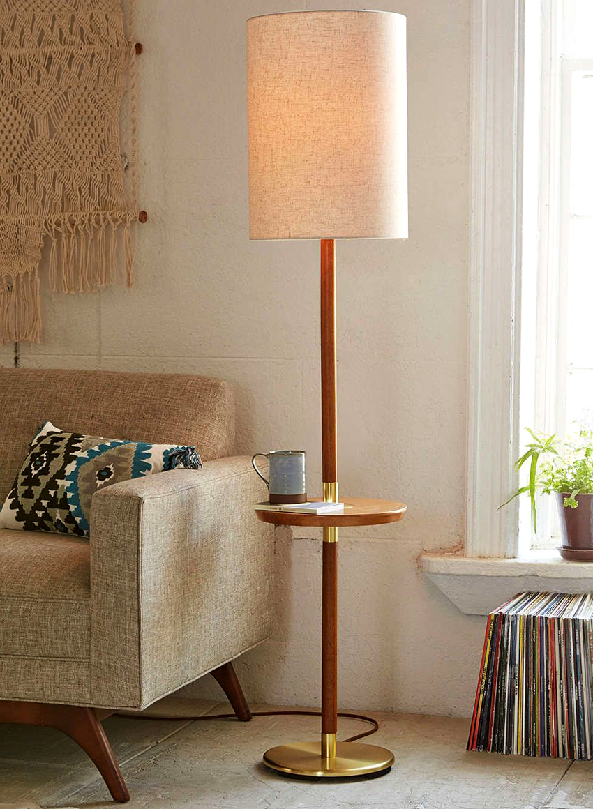 Fra indenlandske producenter af gulvlamper med borde skal du være opmærksom på Lussole-mærket Fra indenlandske producenter af gulvlamper med borde skal du være opmærksom på Lussole-mærket