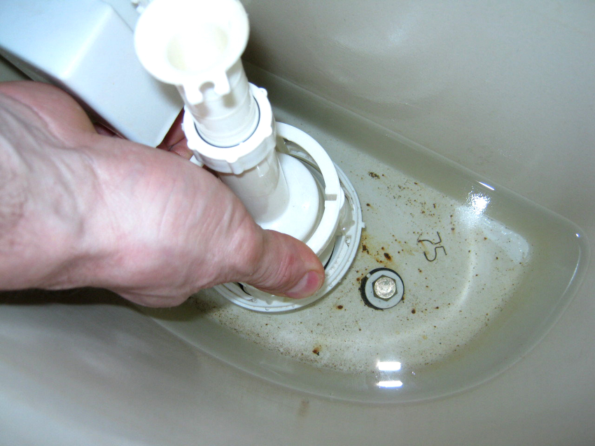 ความเข้มของการระบายน้ำถูกควบคุมโดยการเคลื่อนย้ายพนังหรือลอย ความเข้มของการระบายน้ำถูกควบคุมโดยการเคลื่อนย้ายพนังหรือลอย