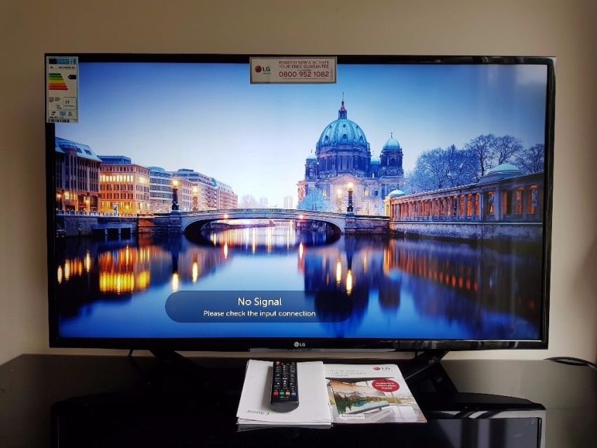 Dalam set TV moden dari mana-mana jenama terkenal, hampir semua model mempunyai Smart TV Dalam set TV moden dari mana-mana jenama terkenal, hampir semua model mempunyai Smart TV