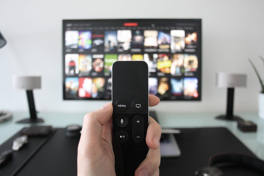 TV pintar boleh berfungsi di Internet, menyatukan semua peranti media di rumah menjadi satu rangkaian TV pintar boleh berfungsi di Internet, menyatukan semua peranti media di rumah menjadi satu rangkaian