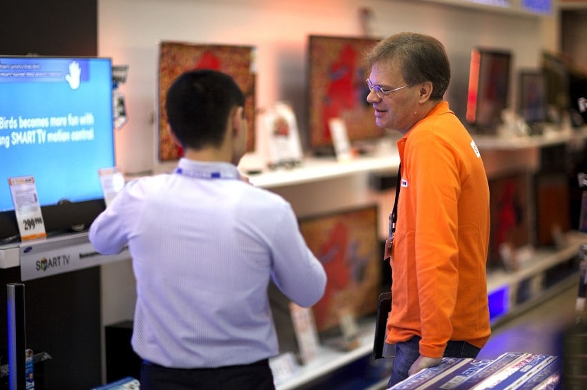 Cara yang sangat mudah untuk mengetahui apakah kotak set-top DTV 2 dimasukkan ke dalam TV adalah dengan meminta pembantu jualan Cara yang sangat mudah untuk mengetahui apakah kotak set-top DTV 2 dimasukkan ke dalam TV adalah dengan meminta pembantu jualan