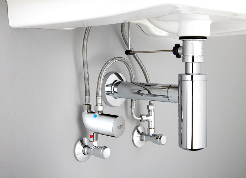 Pentru funcționarea corectă a garniturii hidraulice, trebuie să existe întotdeauna apă în cavitatea sa Pentru funcționarea corectă a garniturii hidraulice, trebuie să existe întotdeauna apă în cavitatea sa