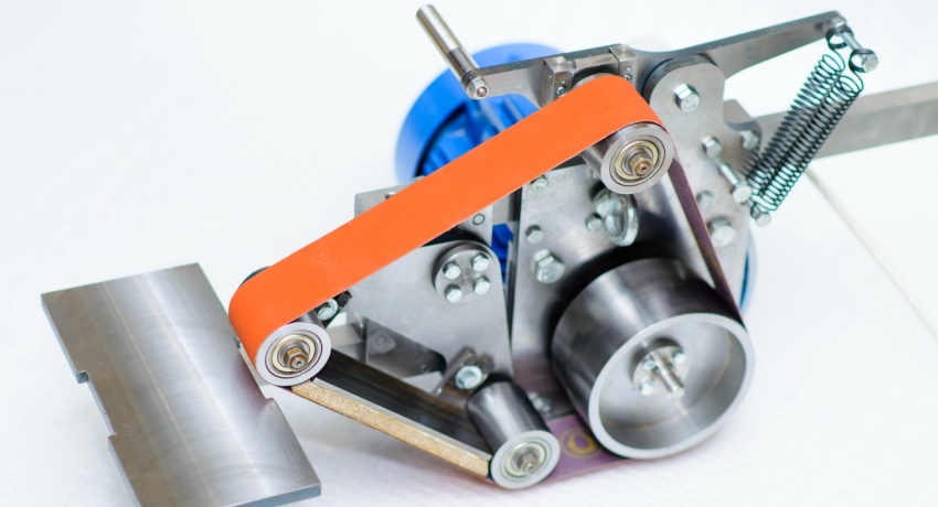 Máy mài cho phép bạn mài gỗ, nhựa, kim loại, cũng như gia công bất kỳ bề mặt nào Máy mài tự làm: bản vẽ với kích thước của các thành phần và thuật toán lắp ráp