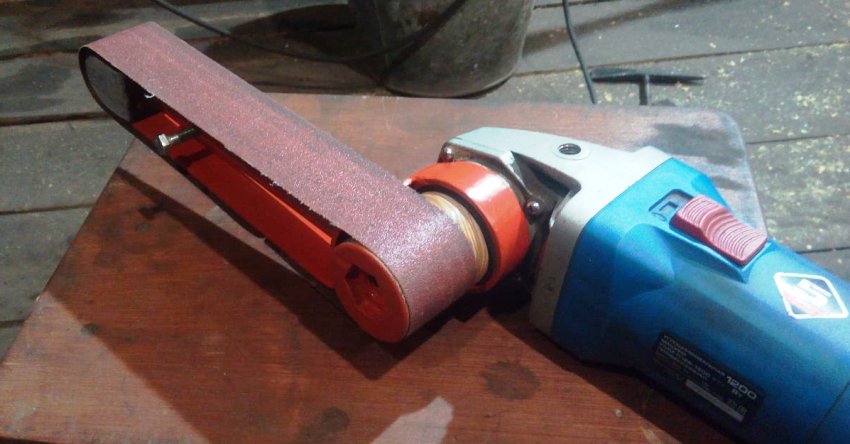 Những chiếc máy xay từ máy mài thường xuất hiện trong cuộc sống hàng ngày của những người thợ thủ công tại gia, vì bản thân nó đã là một chiếc máy xay mini Những chiếc máy xay từ máy mài thường xuất hiện trong cuộc sống hàng ngày của những người thợ thủ công tại gia, vì bản thân nó đã là một chiếc máy xay mini