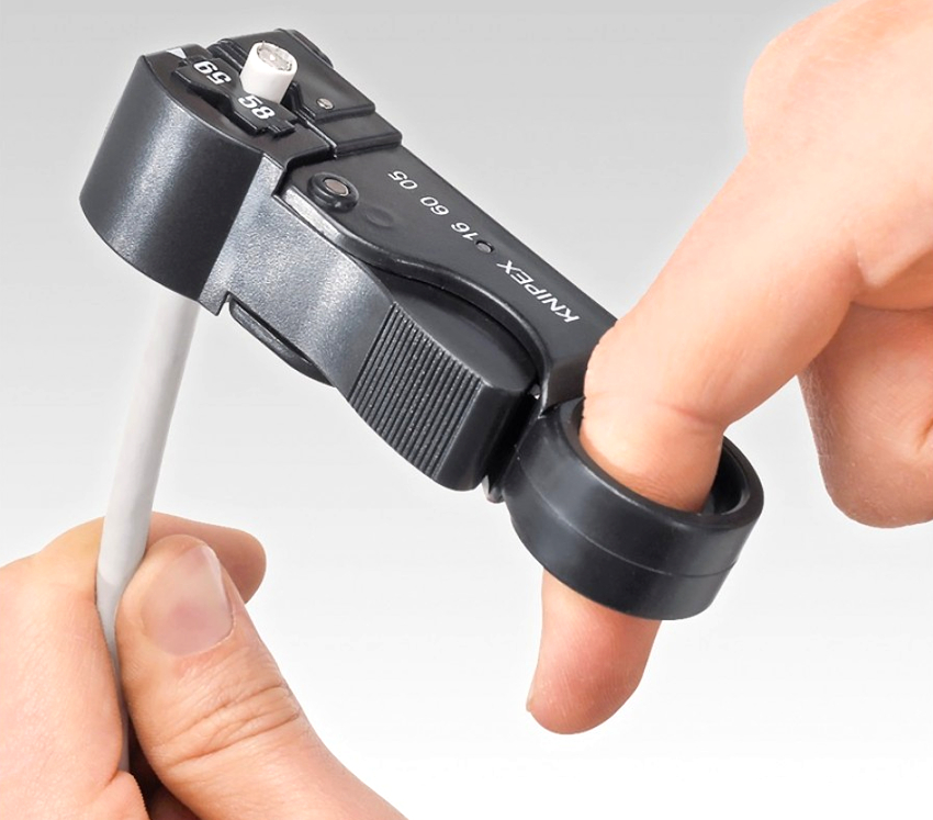 Knipex KN-166005SB là công cụ tước dây cáp đồng trục tốt nhất Knipex KN-166005SB là công cụ tước dây cáp đồng trục tốt nhất