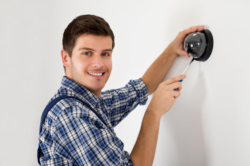 Generelt er det hurtigt og nemt at installere Wi-Fi CCTV-kameraer. Generelt er det hurtigt og nemt at installere Wi-Fi CCTV-kameraer.