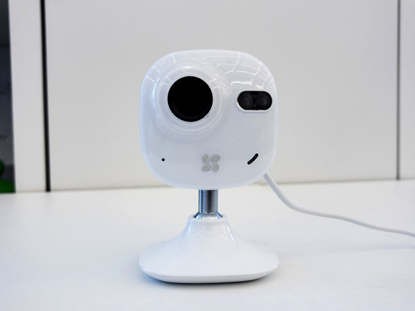 Internt kamera EZVIZ C2mini er udstyret med en Day-Night-funktion og et 128 GB hukommelseskort Internt kamera EZVIZ C2mini er udstyret med en Day-Night-funktion og et 128 GB hukommelseskort