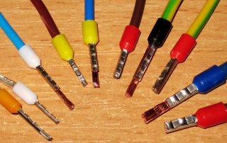 Urechi de sertizare: conexiune sigură a cablurilor