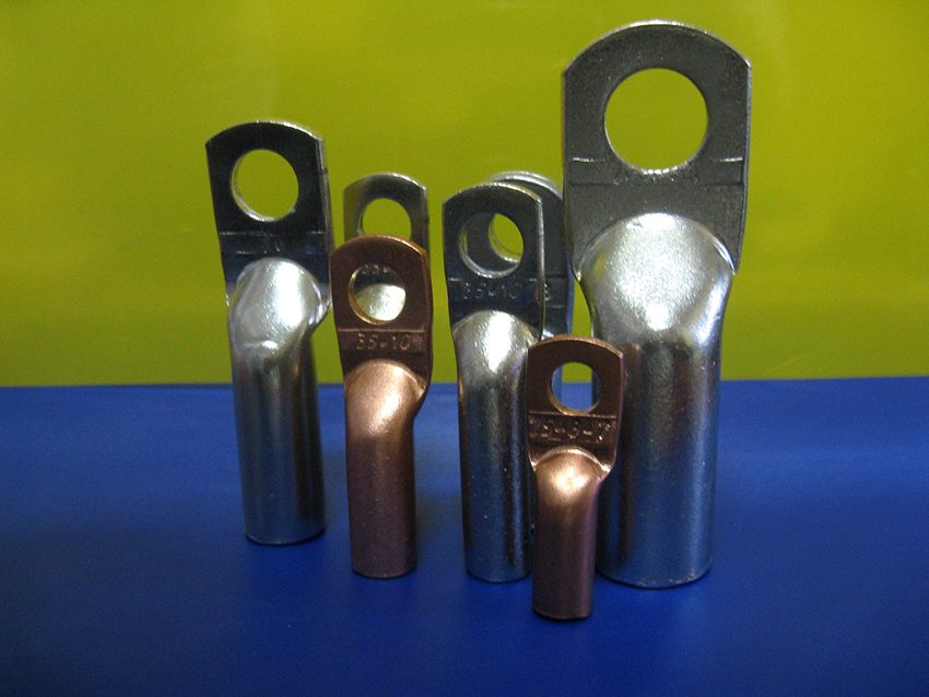 Miedziane złączki zaciskane są dostępne z cynowaniem lub bez Miedziane złączki zaciskane są dostępne z cynowaniem lub bez