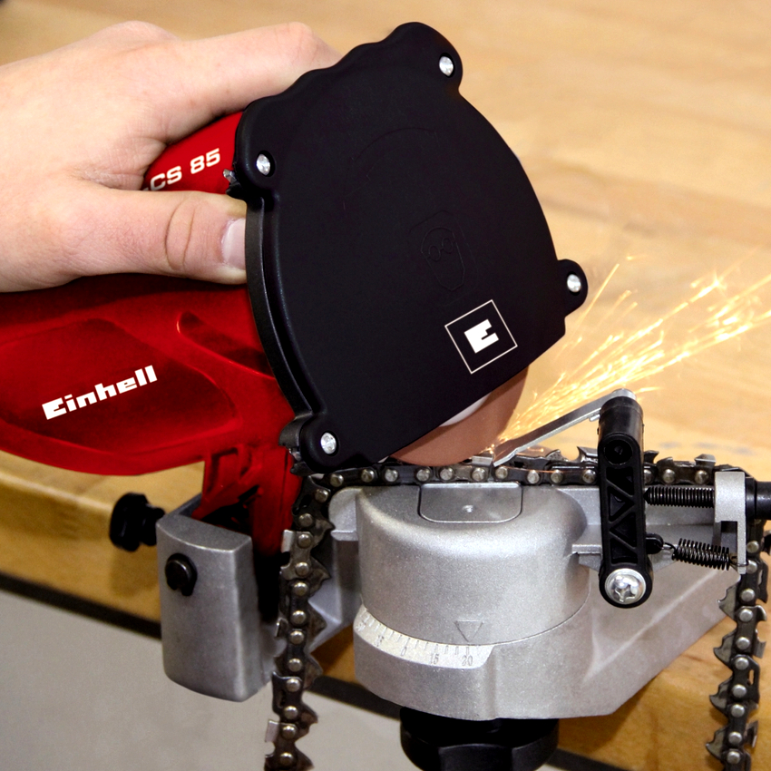 Máy mài xích cho phép bạn vừa mài răng vừa làm thẳng các mắt xích Máy mài xích cho phép bạn vừa mài răng vừa làm thẳng các mắt xích