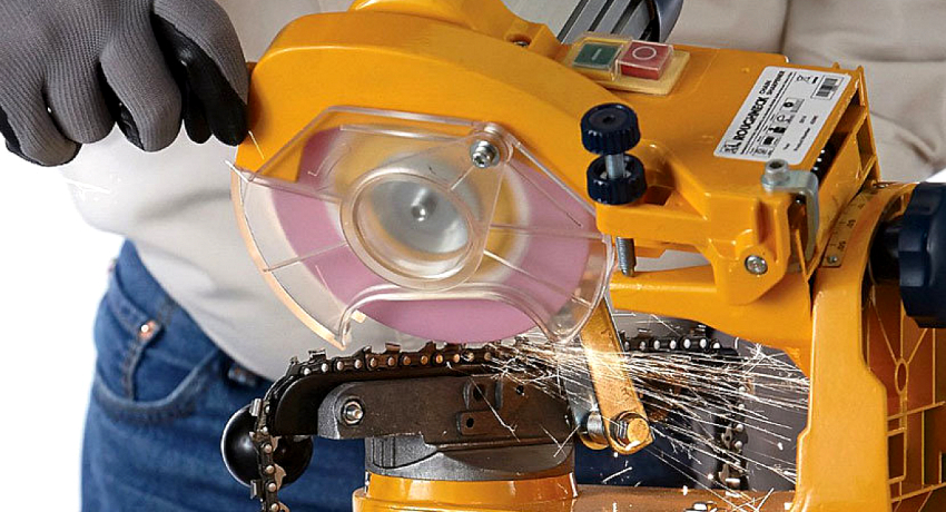 Khi chọn máy mài xích cưa cần chú ý đến độ dày, đường kính và tốc độ quay của lưỡi cưa. Khi chọn máy mài xích cưa cần chú ý đến độ dày, đường kính và tốc độ quay của lưỡi cưa.