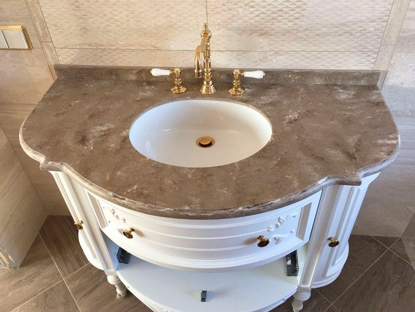 Det anbefales ikke å delta uavhengig av installasjon av benkeplater i stein Det anbefales ikke å delta uavhengig av installasjon av benkeplater i stein