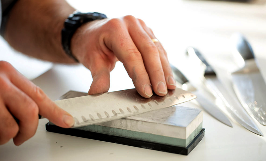 Trước hết, tần suất mài phụ thuộc vào chất lượng của dao và tần suất sử dụng dao. Trước hết, tần suất mài phụ thuộc vào chất lượng của dao và tần suất sử dụng dao.