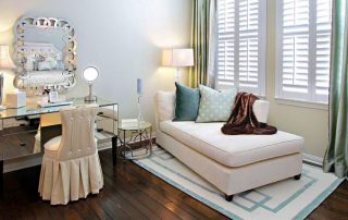 Bàn trang điểm có gương: nội thất giành cho căn hộ và nhà riêng