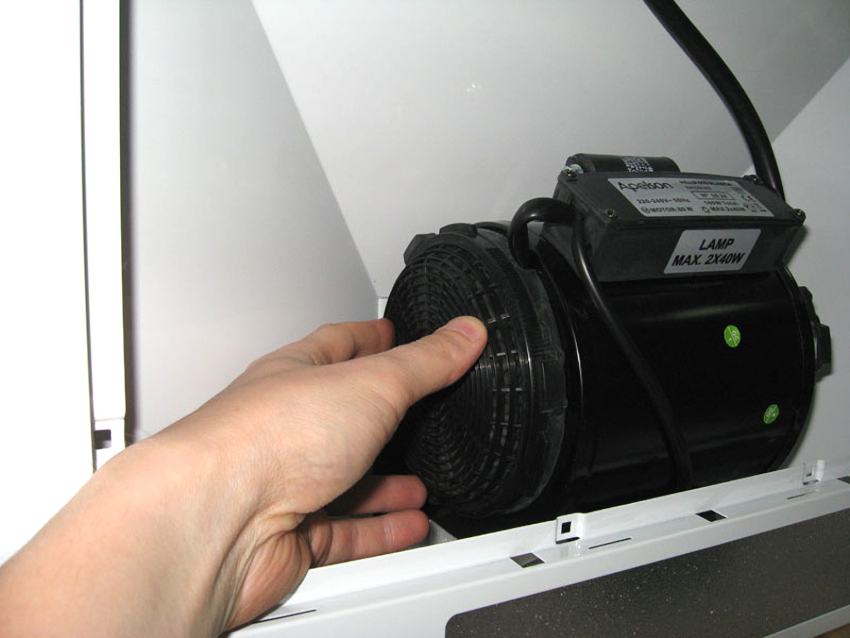 היצרנים ממליצים להחליף מסנני פחמן לפחות כל 4-6 חודשים. היצרנים ממליצים להחליף מסנני פחמן לפחות כל 4-6 חודשים.