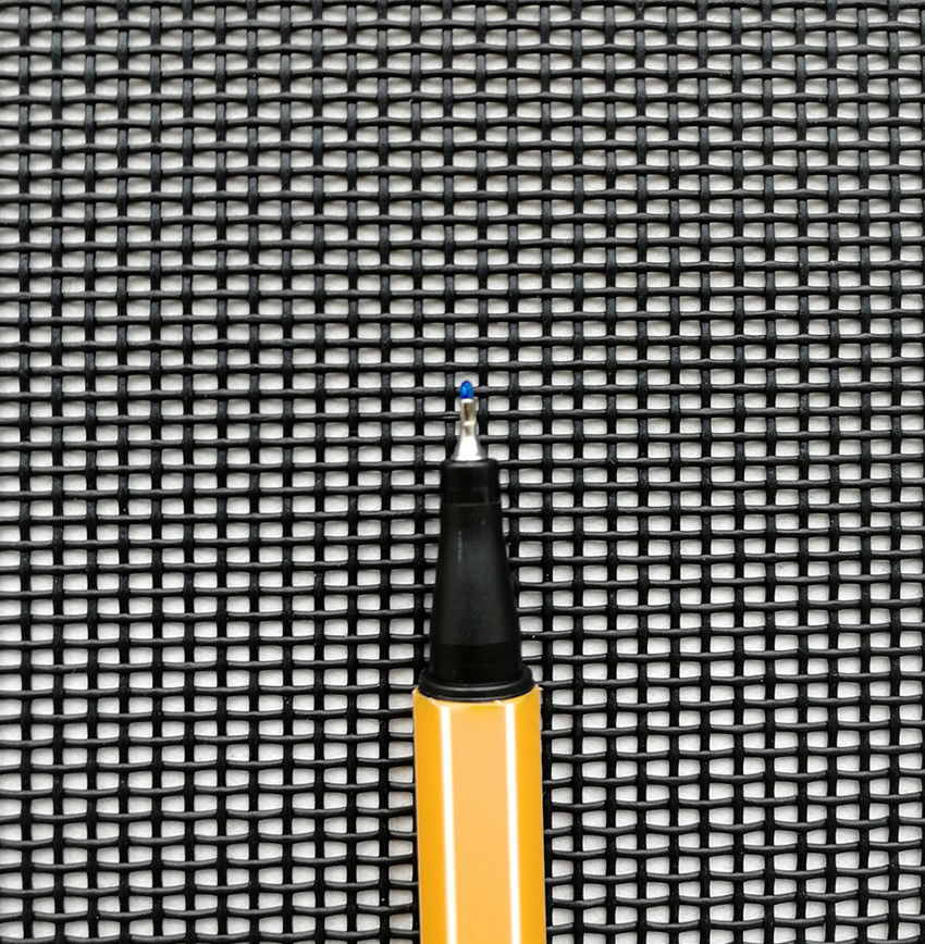 Lors du choix d'un anti-chat, vous devez faire attention à la taille des cellules Lors du choix d'un anti-chat, vous devez faire attention à la taille des cellules