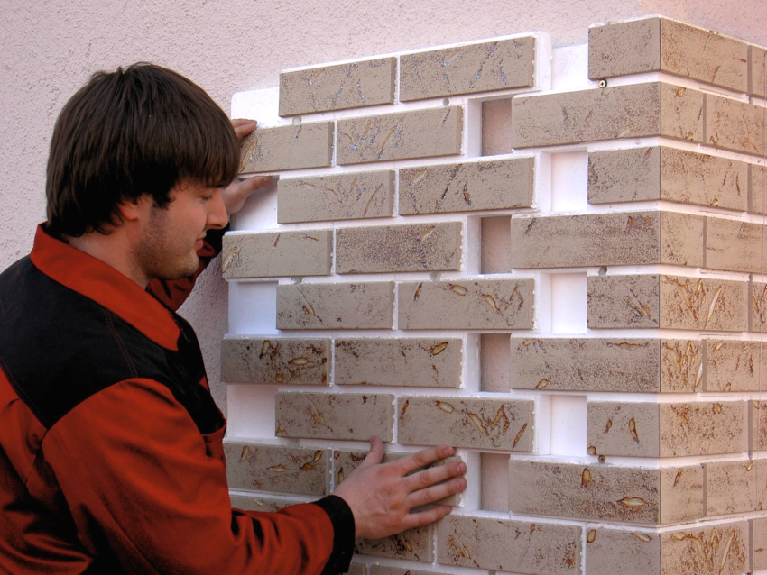 Hvis der ikke er færdige huller i arket, skal du fremstille dem selv inden installationen. Hvis der ikke er færdige huller i arket, skal du fremstille dem selv inden installationen.