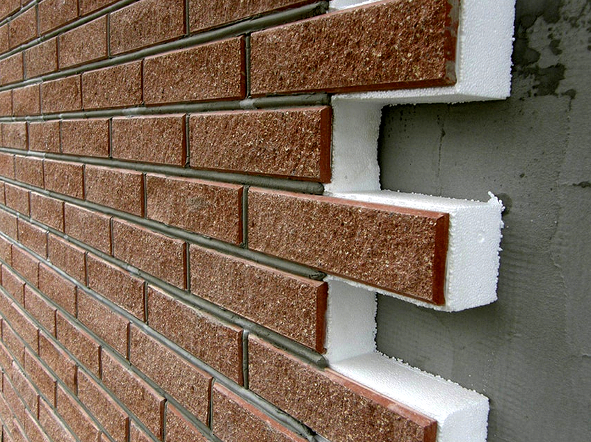 Nogle producenter bruger finkornet marmor eller stenflis til at dekorere panelernes overflade. Nogle producenter bruger finkornet marmor eller stenflis til at dekorere panelernes overflade.