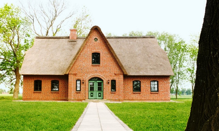 Има няколко вида облицовъчни тухли: клинкер, хиперпресовани, керамични Има няколко вида облицовъчни тухли: клинкер, хиперпресовани, керамични