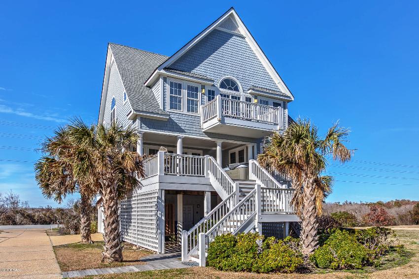 Фасадите на сайдинг не изгарят, изглеждат невероятно привлекателни, стилни, действат като надеждна защита за строителния материал Фасадите на сайдинг не изгарят, изглеждат невероятно привлекателни, стилни, действат като надеждна защита за строителния материал