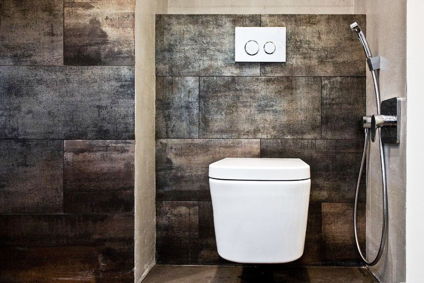 Τα κρεμαστά μοντέλα μπιντέ πωλούνται συχνά χωρίς βρύση και μίξερ, επομένως πρέπει να αγοραστούν ξεχωριστά Τα κρεμαστά μοντέλα μπιντέ πωλούνται συχνά χωρίς βρύση και μίξερ, επομένως πρέπει να αγοραστούν ξεχωριστά