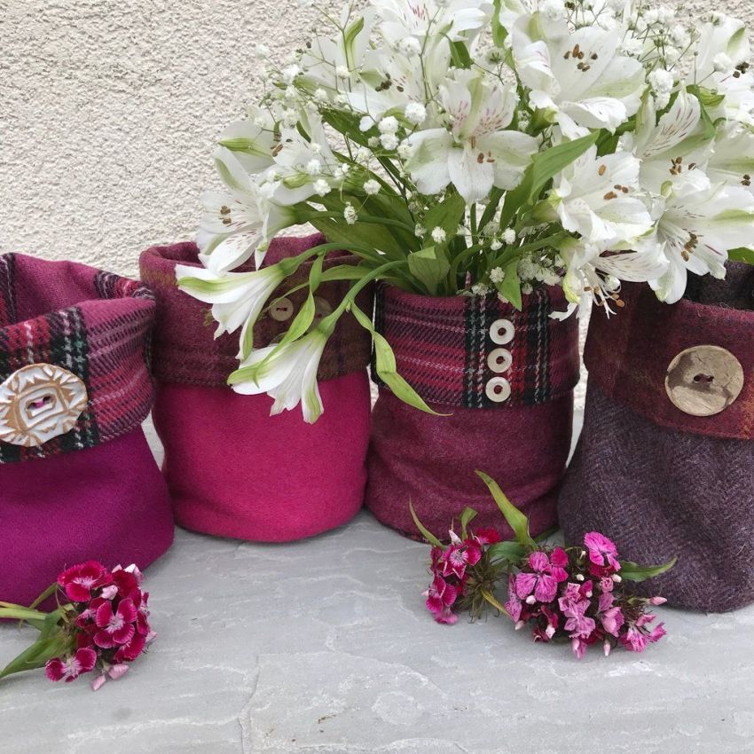 Kauniiden kukkaruukkujen tekeminen omin käsin kankaasta ei ole vain hyödyllistä, vaan myös erittäin jännittävä prosessi Kauniiden kukkaruukkujen tekeminen omin käsin kankaasta ei ole vain hyödyllistä, vaan myös erittäin jännittävä prosessi