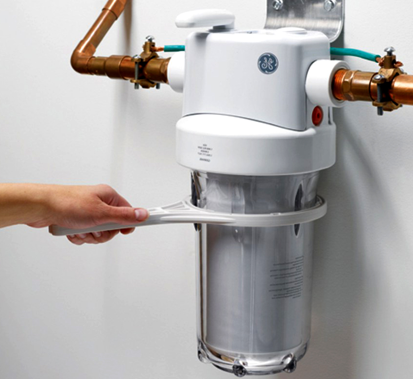 Należy zainstalować różne filtry dla ciepłej i zimnej wody Należy zainstalować różne filtry dla ciepłej i zimnej wody