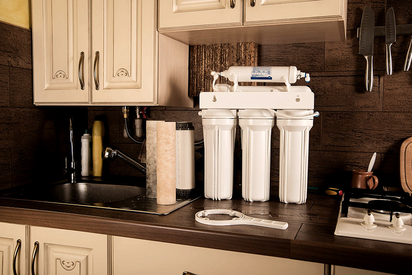 Filtry sprawiają, że woda jest bardziej miękka i smaczna, a także bezpieczniejsza dla urządzeń hydraulicznych i AGD Filtry sprawiają, że woda jest bardziej miękka i smaczna, a także bezpieczniejsza dla urządzeń hydraulicznych i AGD