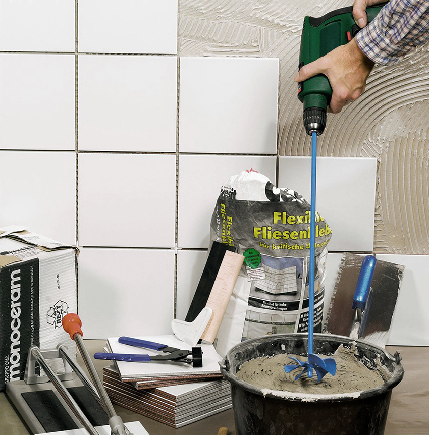 Els accessoris de perforació en forma de mesclador s’utilitzen per barrejar solucions amb densitats diferents Els accessoris de perforació en forma de mesclador s’utilitzen per barrejar solucions amb densitats diferents