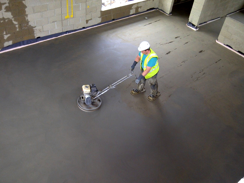 Na starú aj čerstvo položenú základňu môžete betónovú podlahu poprášiť brúskou. Na starú aj čerstvo položenú základňu môžete betónovú podlahu poprášiť brúskou.