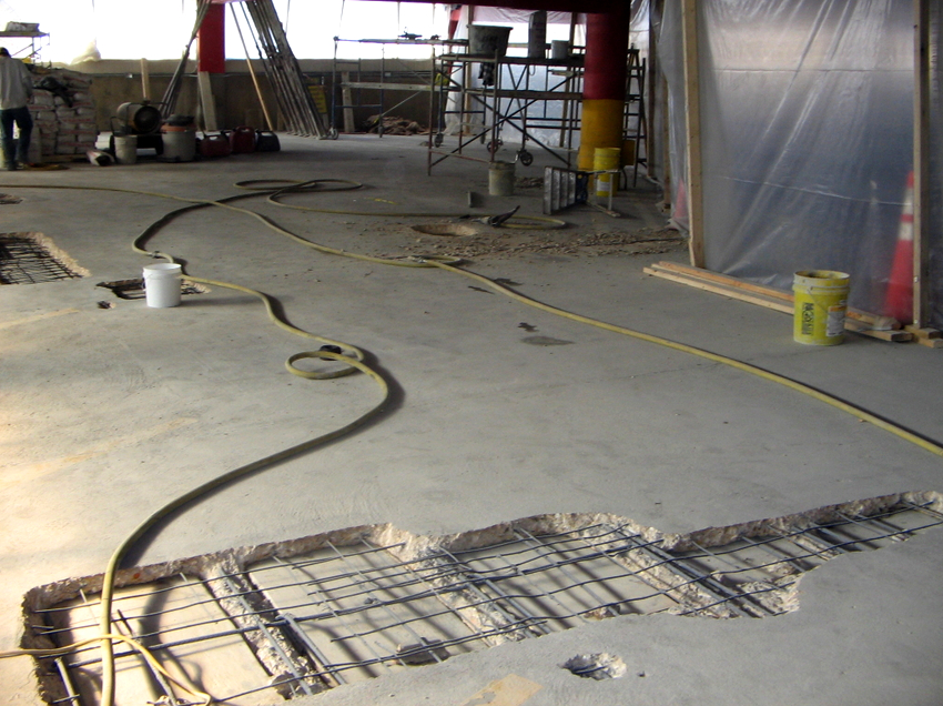 Teknologien til tætning af store huller er den samme som til reparation af revner. Teknologien til tætning af store huller er den samme som til reparation af revner.