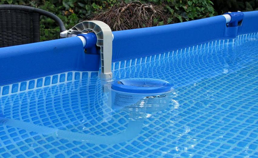 Skimmere finnes i tre typer: montert, flytende og innebygd Skimmere finnes i tre typer: montert, flytende og innebygd