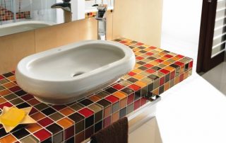 Doska v kúpeľni: zaujímavý interiér a ďalšia pracovná plocha