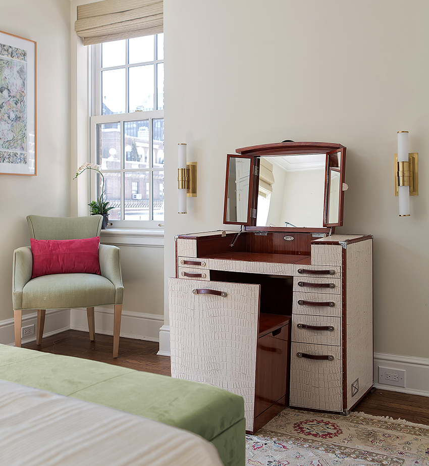 Toaletni stolić i ogledalo moraju biti pouzdani i kvalitetni Toaletni stolić i ogledalo moraju biti pouzdani i kvalitetni