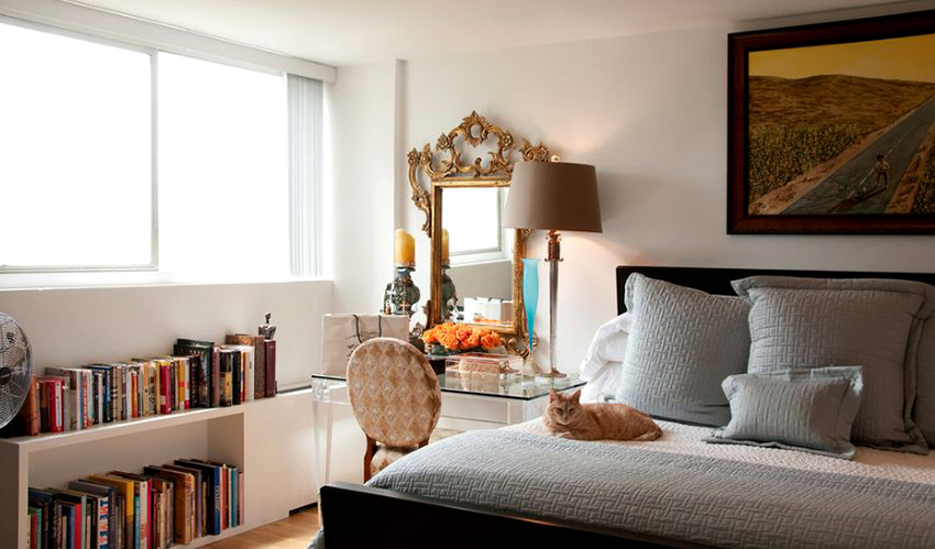 Toaletni stol s ogledalom može biti standardnog pravokutnog dizajna ili kutnog Toaletni stol s ogledalom može biti standardnog pravokutnog dizajna ili kutnog