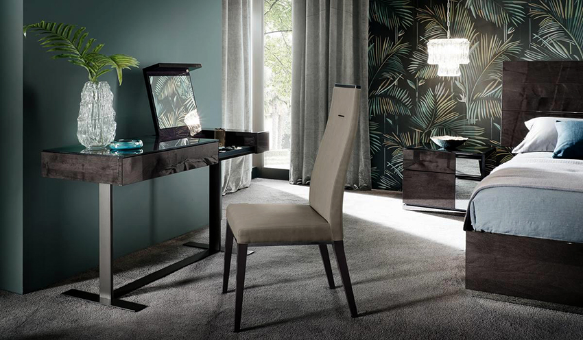 Pri odabiru kozmetičkog stola morate obratiti pažnju na njegovu veličinu, stil i materijal izrade Pri odabiru kozmetičkog stola morate obratiti pažnju na njegovu veličinu, stil i materijal izrade