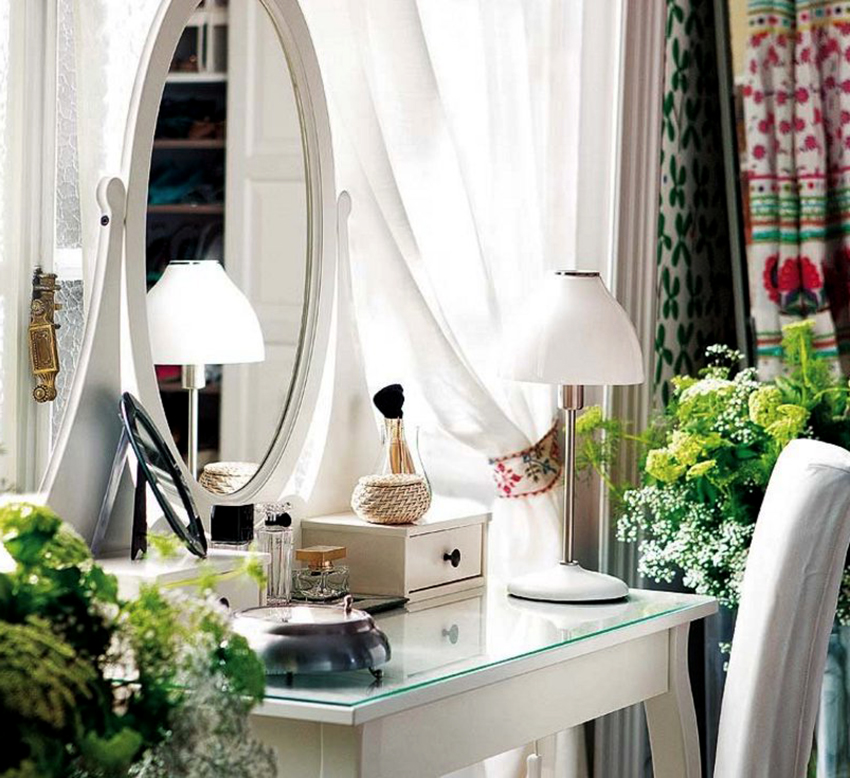 Ispravno odabrani toaletni stol naglasit će interijer i uštedjeti vrijeme svom vlasniku Ispravno odabrani toaletni stol naglasit će interijer i uštedjeti vrijeme svom vlasniku