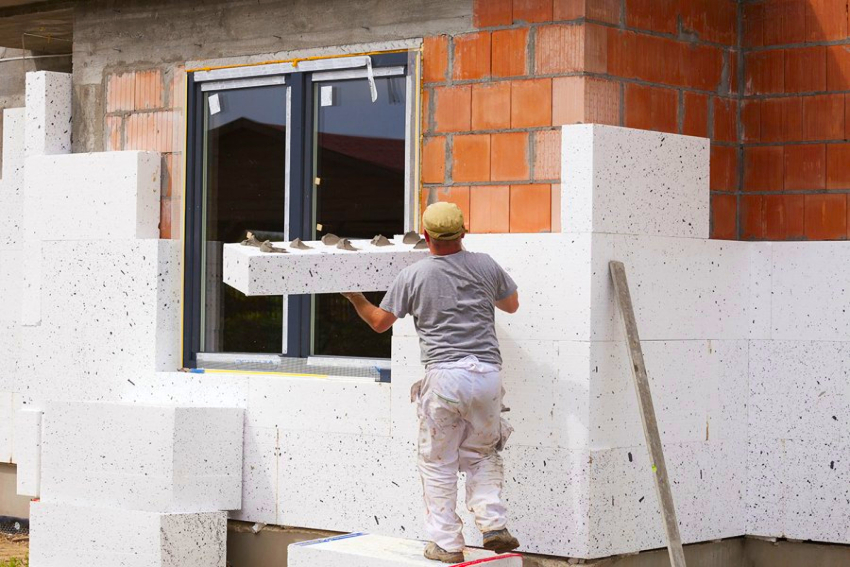 Nedostatak pjene je niska propusnost pare i osjetljivost na uništavanje kada je izložena izravnoj sunčevoj svjetlosti Nedostatak pjene je niska propusnost pare i osjetljivost na uništavanje kada je izložena izravnoj sunčevoj svjetlosti