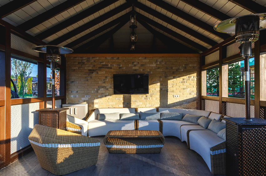 ในฤดูหนาวควรถอดเฟอร์นิเจอร์จากโครงสร้างกึ่งปิด ในฤดูหนาวควรถอดเฟอร์นิเจอร์จากโครงสร้างกึ่งปิด